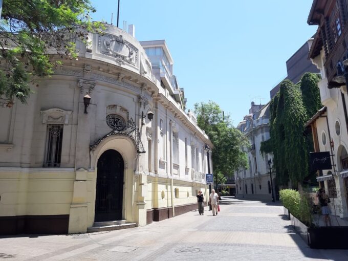 Santiago: Private Half-Day City Tour - Visiting Iconic Sights