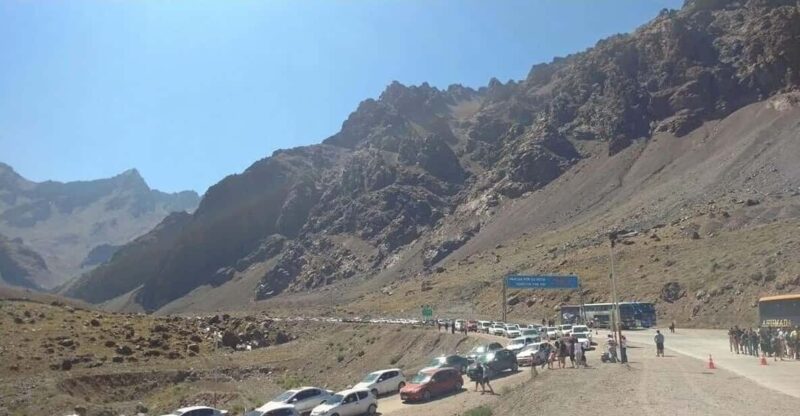 Santiago: Private Scenic Transfer to Mendoza. - Pickup and Vehicle Details