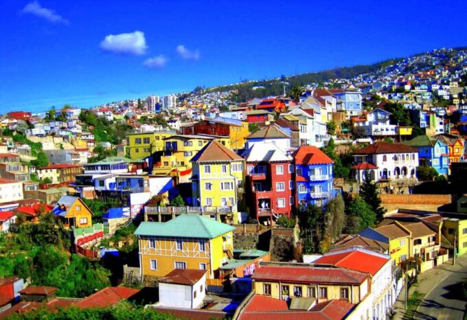 Santiago: Valparaiso, Vina Del Mar, & Casablanca Valley Tour - Lunch and Wine Tasting