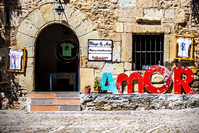 Santillana Del Mar & Altamira Museum From Santander - Accessibility