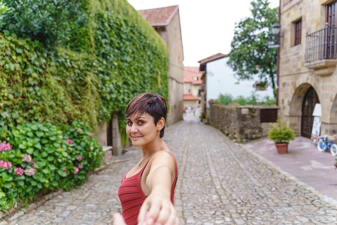 Santillana Del Mar Private Guided Walking Tour - Architectural Highlights of the Town