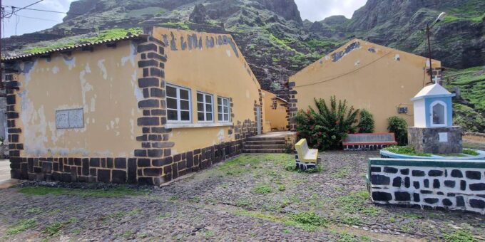 Santo Antao :Guided Ponta Do Sol and Fontainhas Walking Tour - Frequently Asked Questions