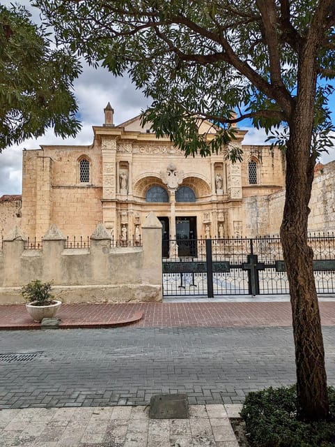 Santo Domingo - Americas Oldest City All Inclusive Day Trip - Transportation and Logistics