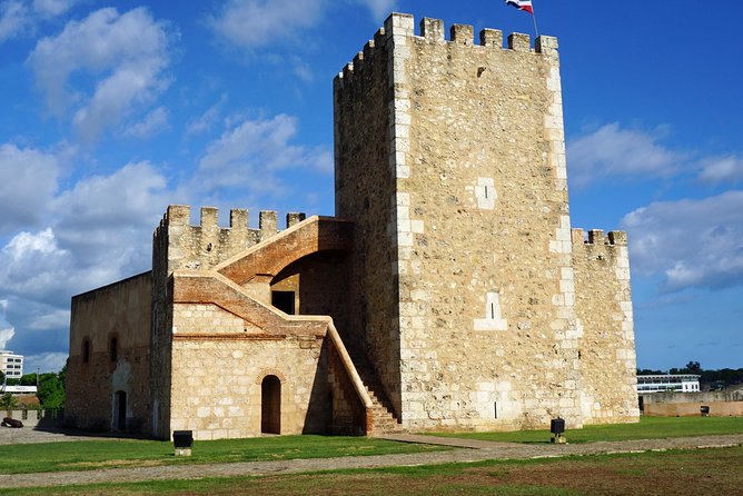 Santo Domingo City. - Meeting and Pickup Information