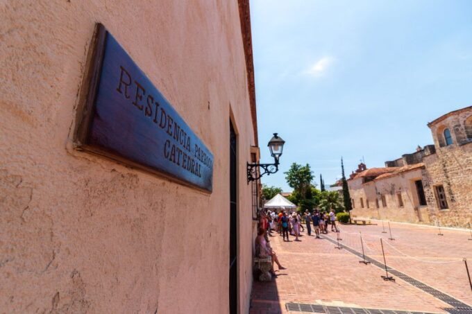 Santo Domingo City Tour: Colonial City, Los Tres Ojos, Lunch - Entrance Tickets