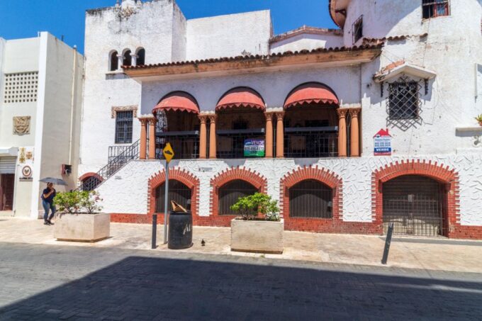 Santo Domingo City Tour: Colonial City, Los Tres Ojos, Lunch - Lunch Experience