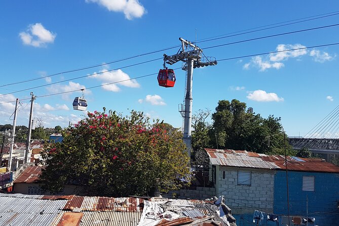 Santo Domingo off the Beaten Track - The Thrill of Cable Cars
