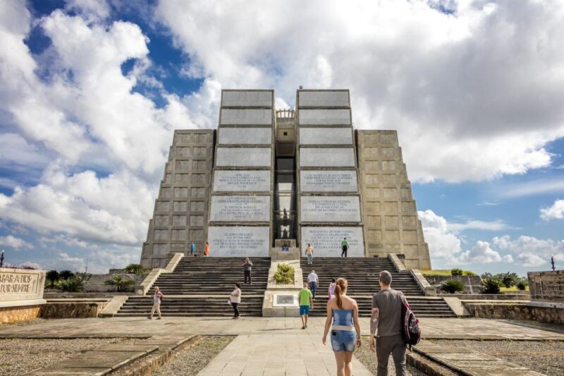 Santo Domingo Sightseeing Tour With Lunch - Tour Duration and Price