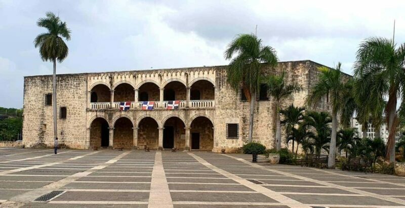 Santo Domingo: Small Group Tour with Cable Car from Bayahibe - Key Points