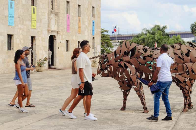 Santo Domingo Small Group Walking Tour With Specialty Coffee - Meeting and Pickup Information