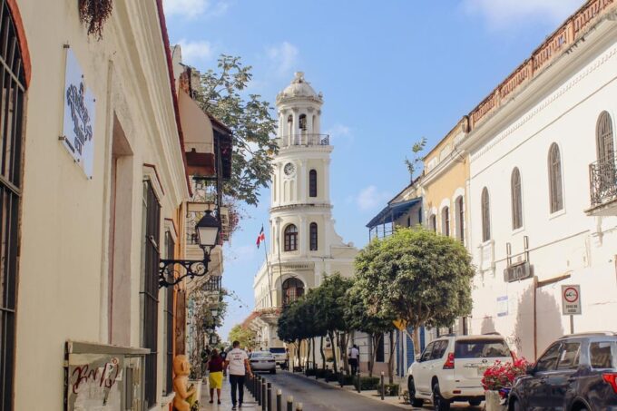 Santo Domingo Small Group Walking Tour With Specialty Coffee - Group Size and Personalized Experience