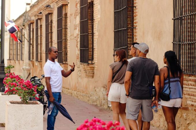 Santo Domingo Small Group Walking Tour With Specialty Coffee - Exploring Colonial Zone Landmarks