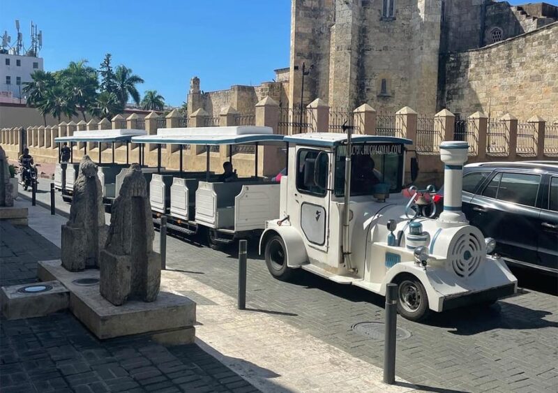 Santo Domingo: Zona Colonial Guided Walking Tour - Detailed Itinerary