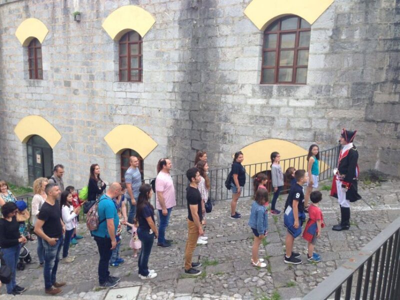 Santona: Characterized Napoleonic Tour - Accessibility and Meeting Point