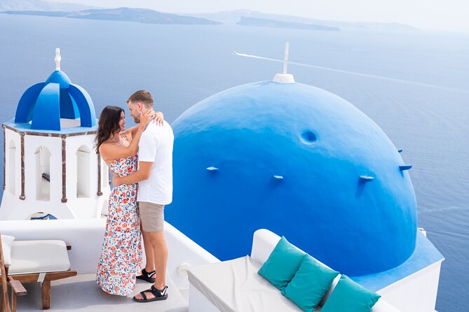 Santorini 1 Photo Tour Session With Your Personal Photographer - Group Size and Accessibility Details