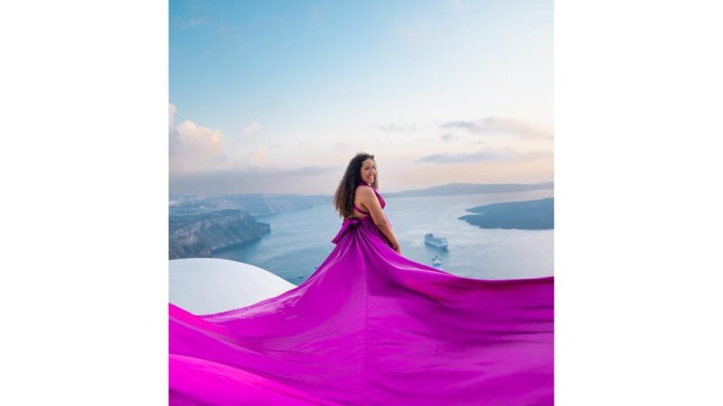 Santorini: 1Hour Flying Dress Photoshoot - Pickup Service
