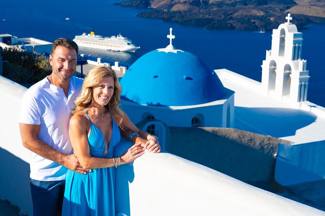 Santorini 2 Hours Private Photoshoot With a Prof. Photographer - Private Photographers Expertise