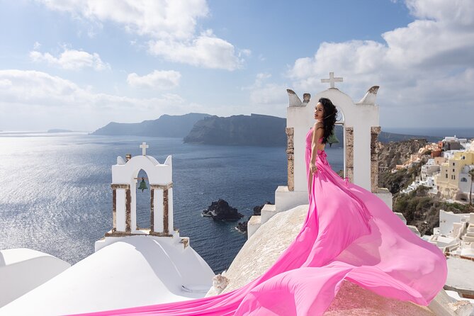 Santorini 2hrs Flying Dress Photoshoot With Transportation - Capturing Unforgettable Moments