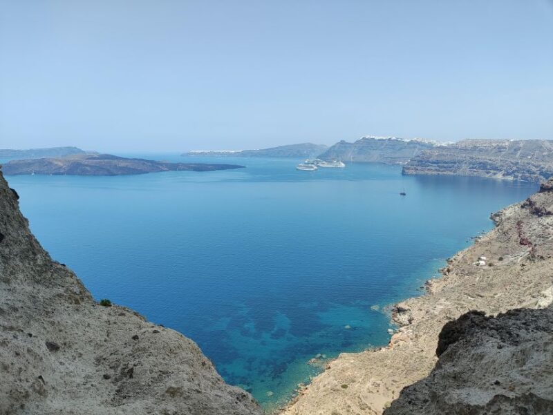 Santorini : 3 Hours Breathtaking Private Tour With a Local - Oia Castle and Sunset Photoshoot