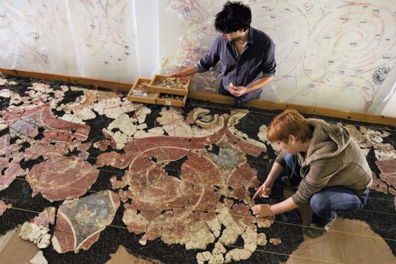 Santorini: Akrotiri Prehistoric City Private Guided Tour - Tour Logistics and Reservations