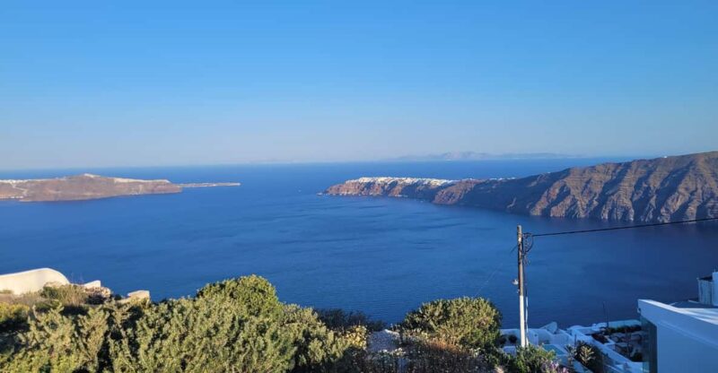 Santorini: Best of Santorini in a Full Day Tour 8 Hours - Volcanic Origins and Local Insights