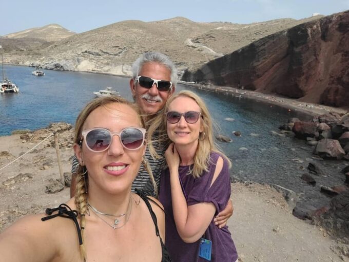 Santorini: Best of Santorini in a Full Day Tour 8 Hours - Leisure Time and Beach Relaxation