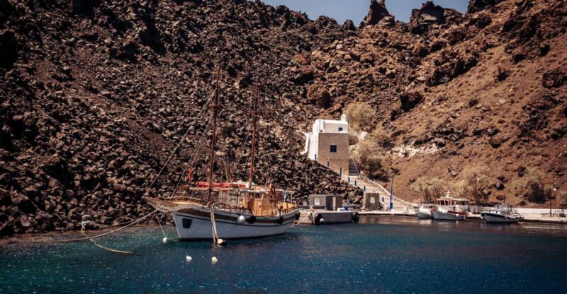Santorini: Boat Tour in Volcano, Hot Springs and Thirassia - Highlights of the Tour