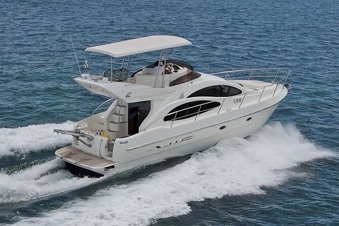 Santorini Caldera: Private Flybridge Yacht Experience - Sunset Splendor on the Yacht