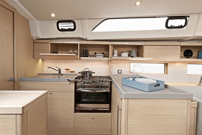 Santorini: Caldera Private Sailing Boat Cruise With Beneteau Oceanis 46.1 - Onboard Dining and Beverages