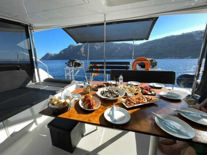 Santorini: Catamaran Cruise With Lunch, Drinks, & Oia Visit - Dining and Drinks