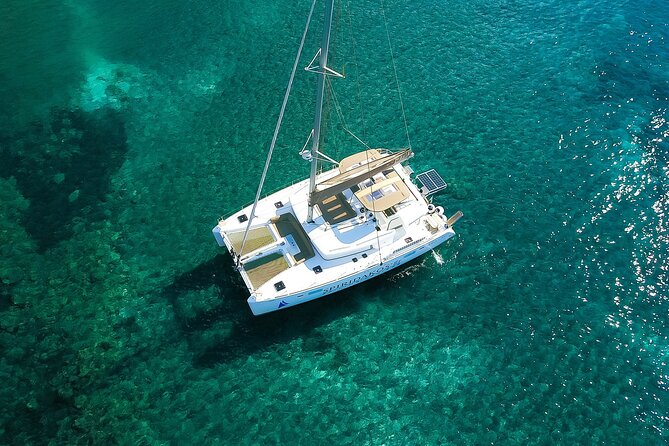 Santorini Classic Catamaran Cruise With Meal Drinks and Transfers - Dietary Accommodations