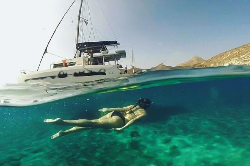 Santorini: Classic Catamaran Cruise With Meal & Open Bar - Key Points