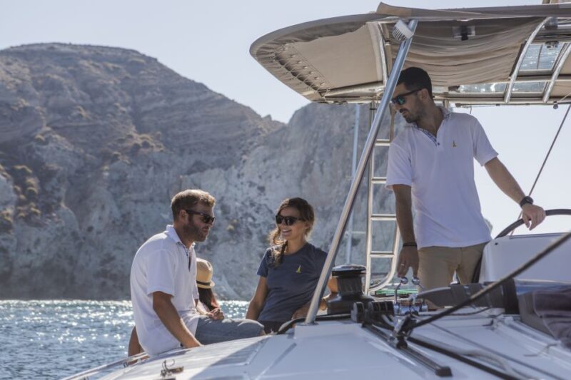 Santorini: Classic Catamaran Cruise With Meal & Open Bar - Meal and Refreshments