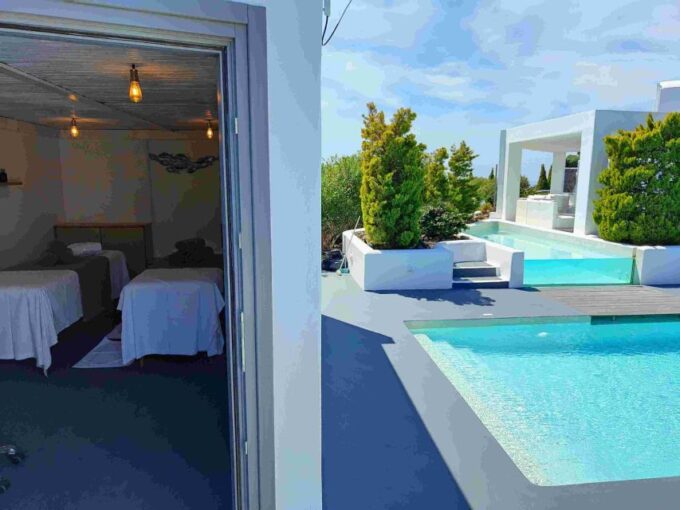 Santorini: Couples' Massage With Dinner & Day Access to Pool - Inclusions and Restrictions