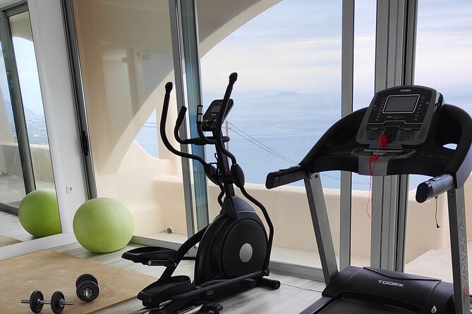 Santorini: Couples Massage With Wine, Fruits & Day Pool Access - Transportation and Meeting Point