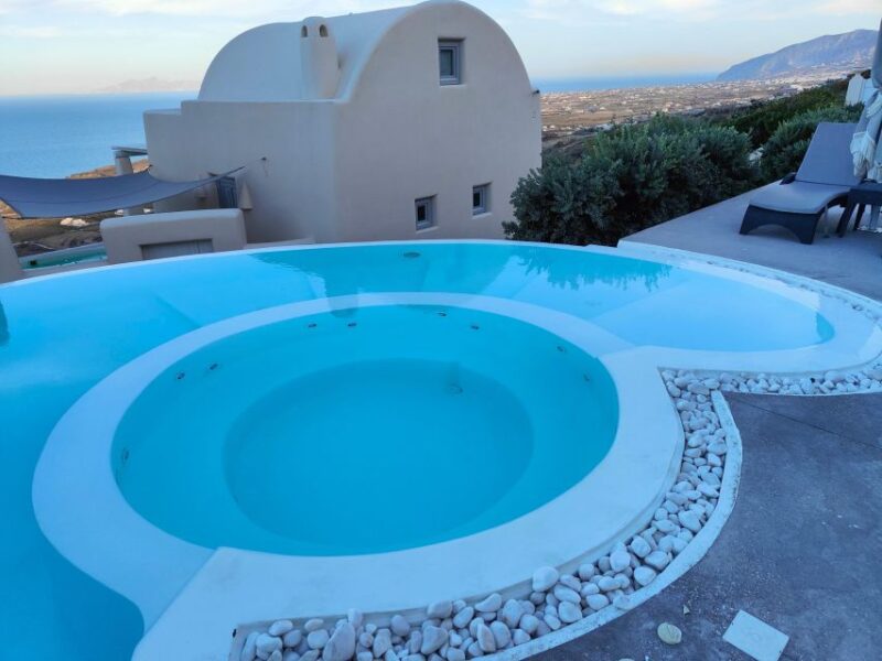 Santorini: Couples Massage With Wine, Fruits Day Pool Access - Key Points
