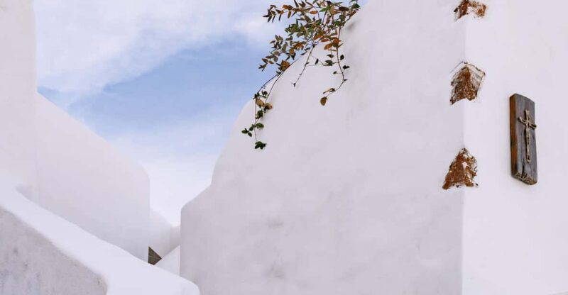 Santorini: Create & Exhibit Your Art at Santa Croce Villa - Key Points