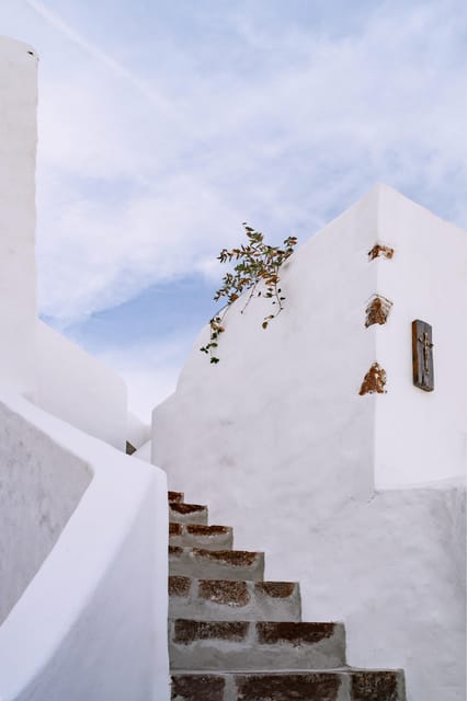 Santorini: Create & Exhibit Your Art at Santa Croce Villa - Frequently Asked Questions