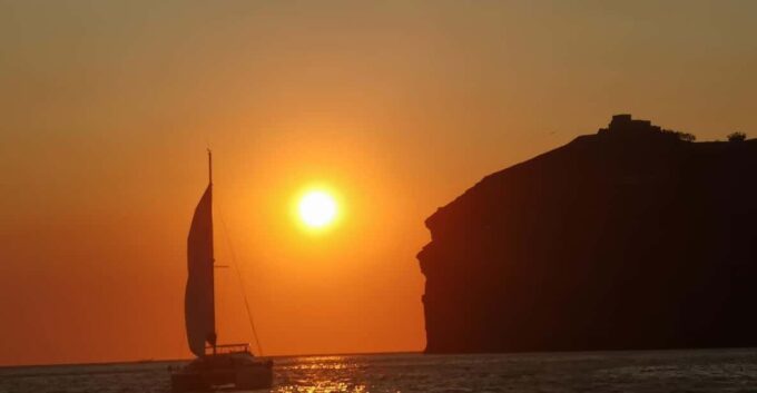 Santorini Cruise With Swim Stops & Meal - Yacht Specifications