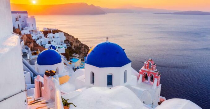 Santorini : Discover With Locals - Private Shore Excursion - Explore Perissa Beach