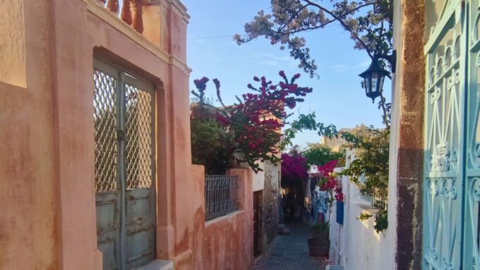 Santorini Essentials: Half-day Private Sightseeing Tour - Oia: White-washed Charm
