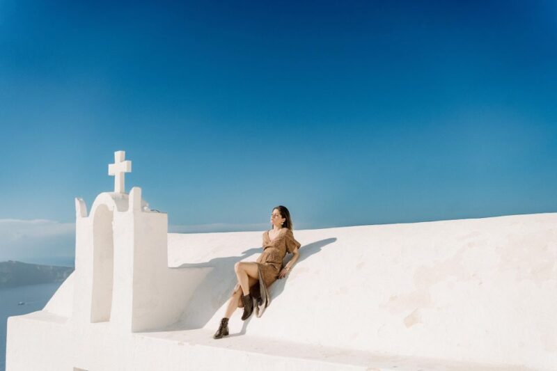Santorini: Exclusive Personalized Photoshoot Session - Professional Photographer