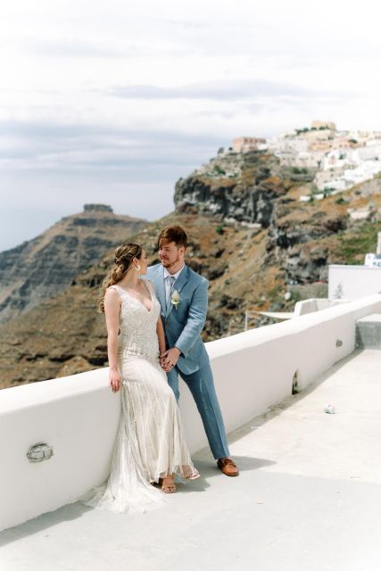 Santorini: Exclusive Personalized Photoshoot Session - Private Online Gallery