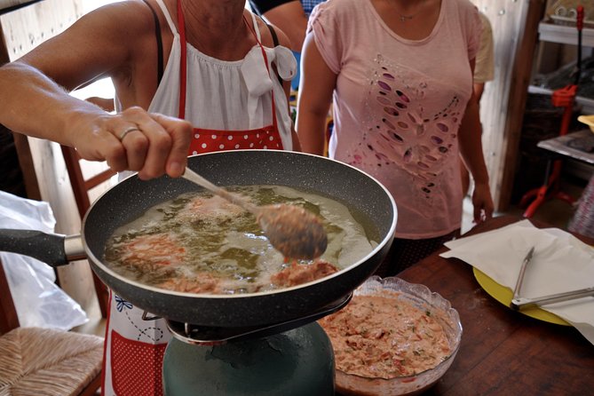 Santorini Gourmet Private Tour With Cooking Class and Lunch - Positive Traveler Feedback and Experiences