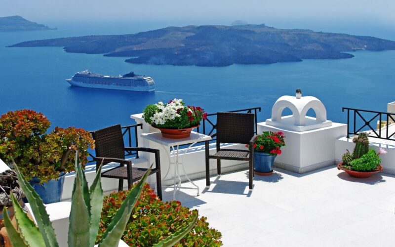 Santorini: Half-Day Customizable Private Island Guided Tour - Stroll Santorinis Black Beach