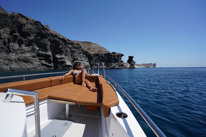 Santorini Half Day Motorcruiser Private Cruise Incl. Meal,Drinks &Free Transport - Onboard Amenities and Refreshments