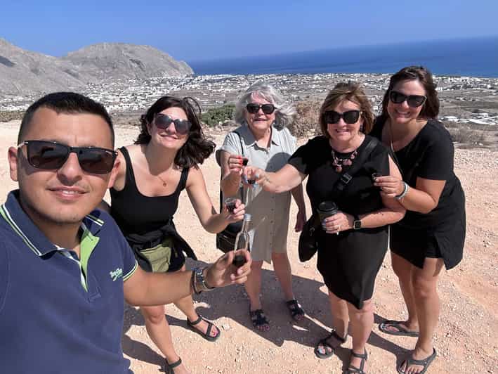 Santorini : Highlights Private Tour With Wine Tasting - Itinerary Highlights