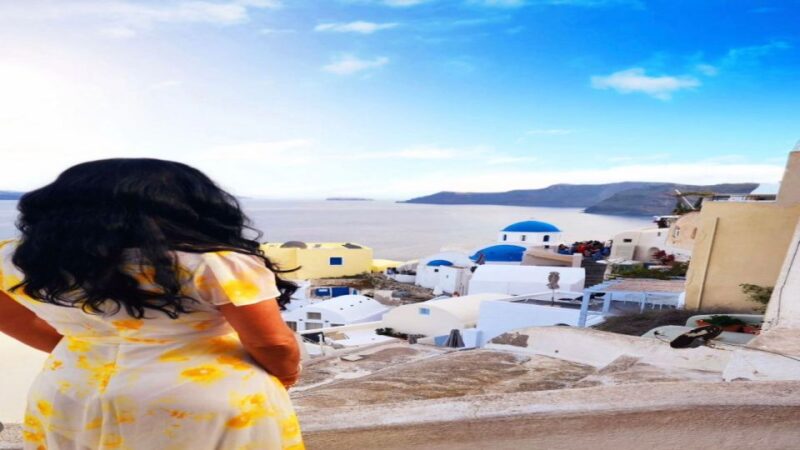 Santorini: Highlights Tour With Wine Tasting & Sunset in Oia - Highlights of Oia