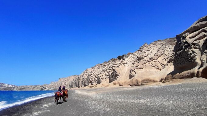 Santorini: Horseback Riding Tour on the Beach 1.5 Hours - Santorinis Beauty