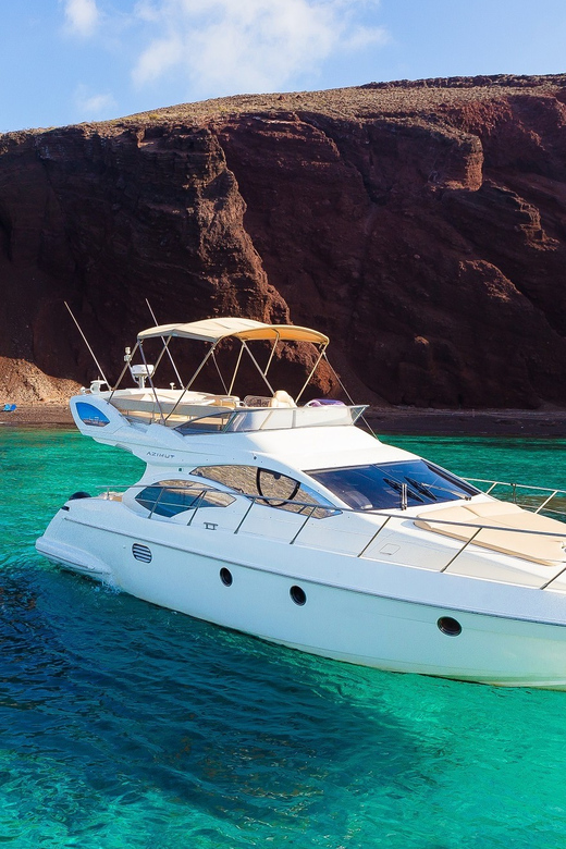 Santorini: Island Highlights Cruise on a Luxurious Yacht - Onboard Amenities